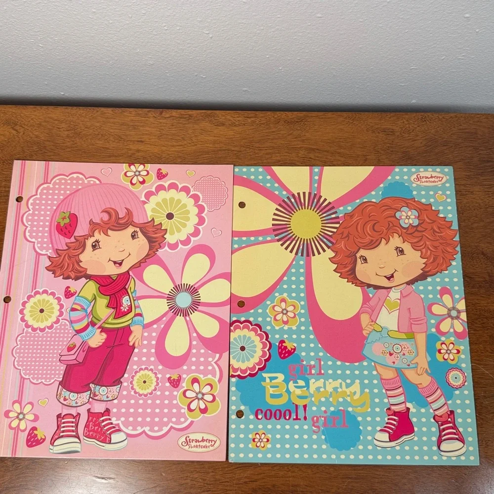 Vintage Strawberry Shortcake 2005 2 Pocket Portfolio Folders 3 Ring